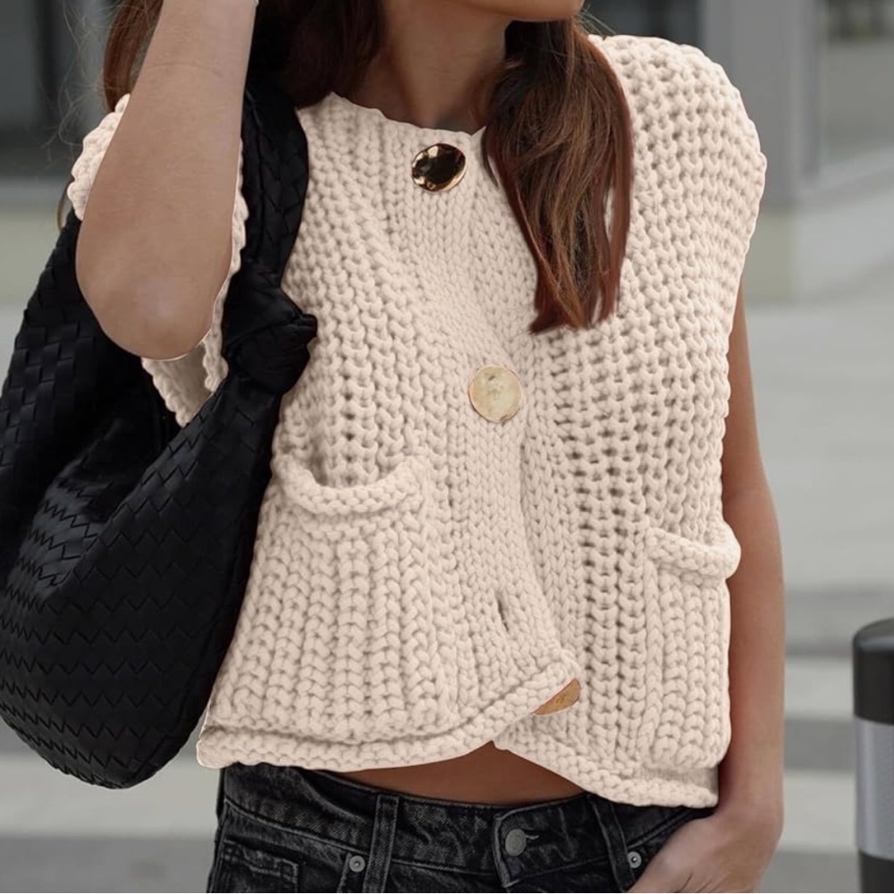 Women’s Chunky Knit Cardigan Vest